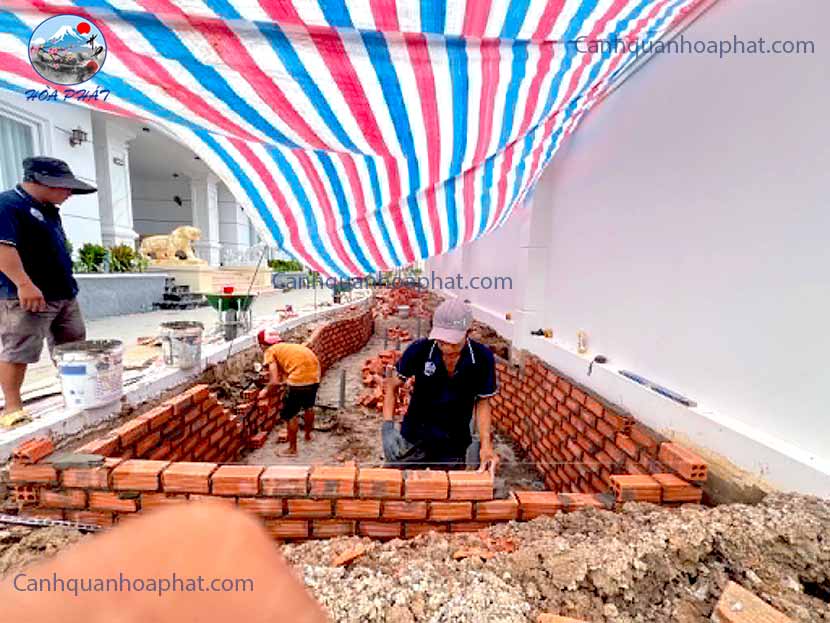 xây gạch thành hồ công trình hồ cá koi 40 khối hòa phát