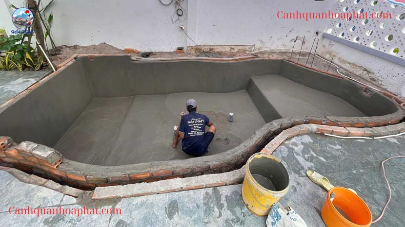 khi cán đáy hồ ta làm độ dốc nhẹ hướng về Hút đáy