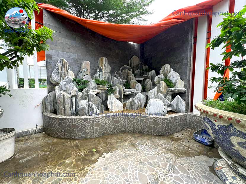 chuẩn bị vào khâu trang trí cây xanh xung quanh