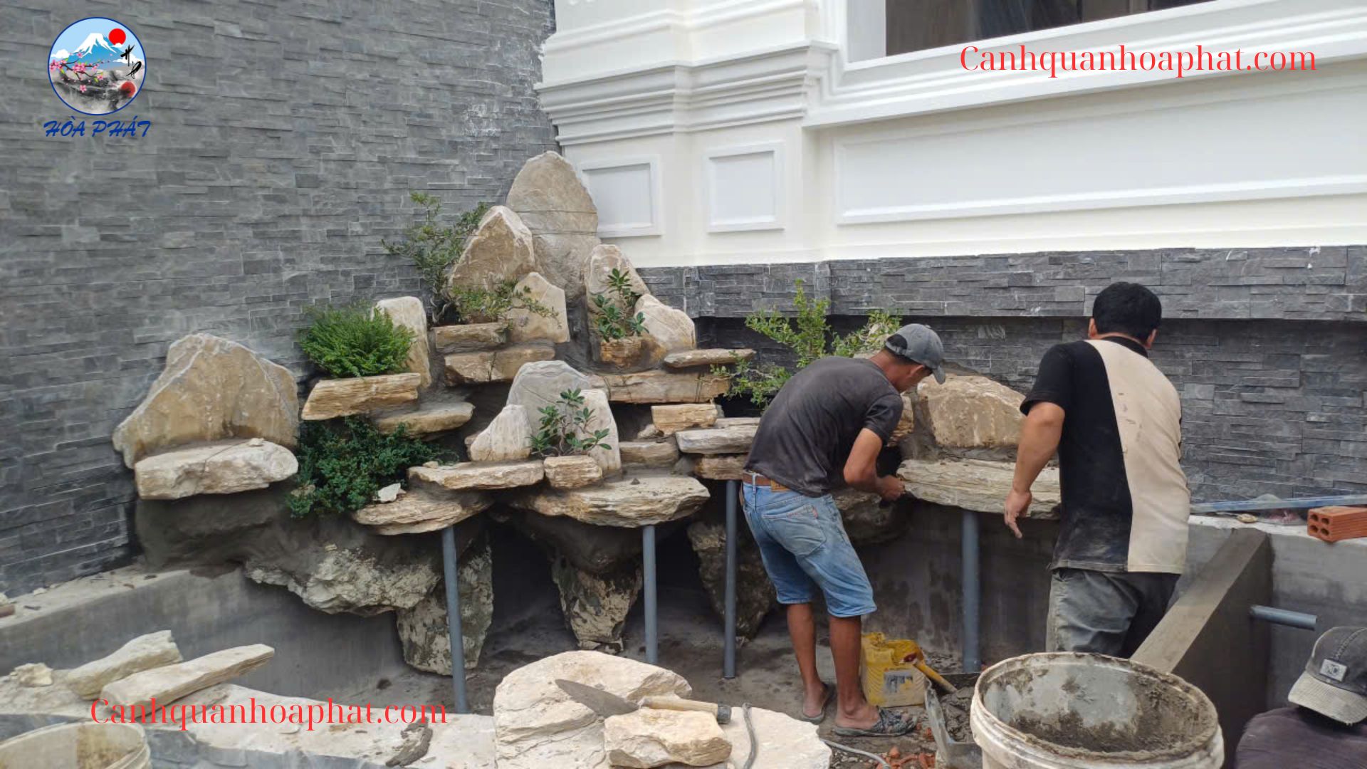 Thi công hồ cá koi kết hợp hòn non bộ bằng đá Cổ Thạch tại Vũng Tàu